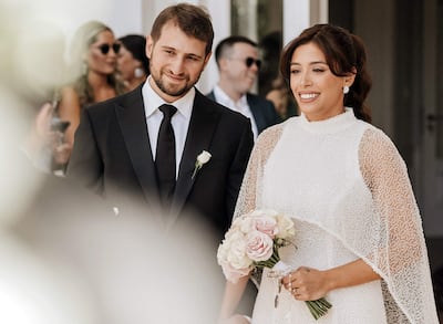 Los novios en una instantánea para el album familiar.