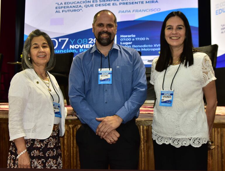 Teresita González, Cézar Pasuch y Viviana Sánchez.