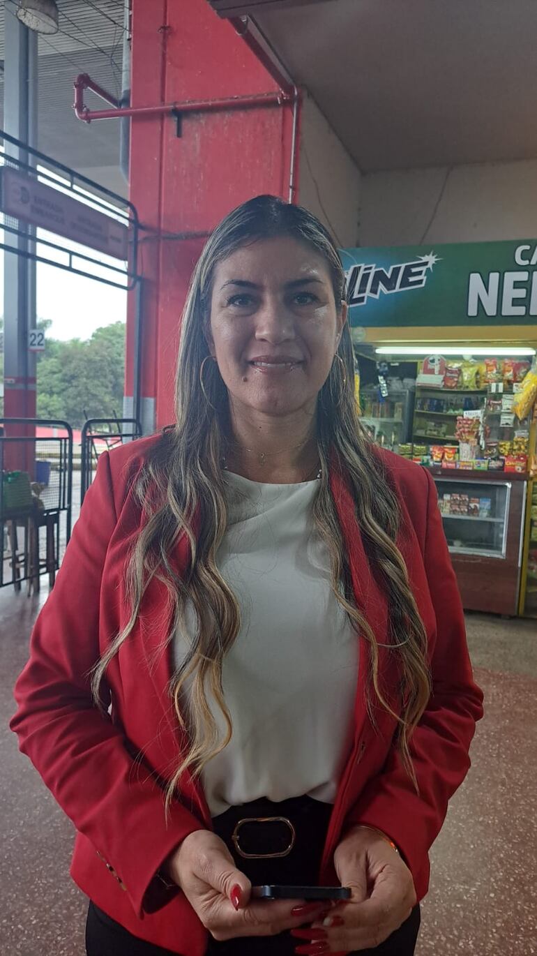 Sara Giménez, titular de la Estación de Buses de Asunción (EBA).