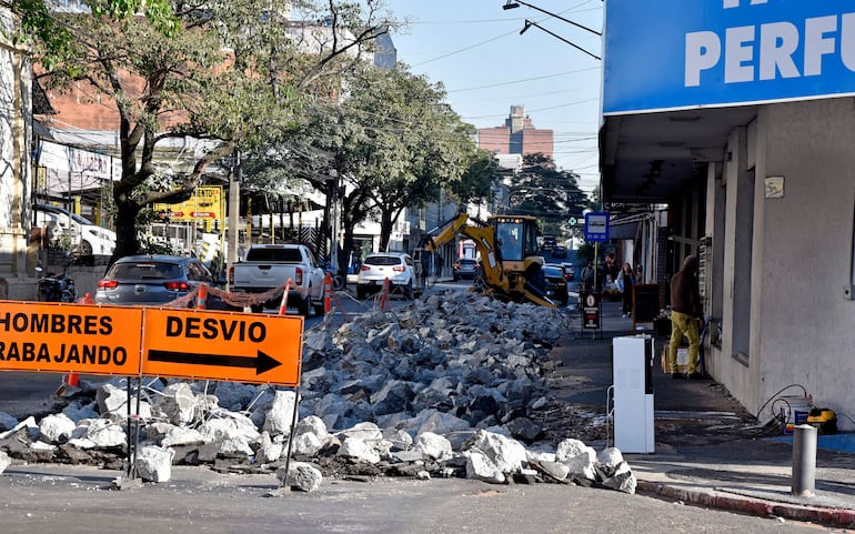 Zona de obras en Azara y Antequera