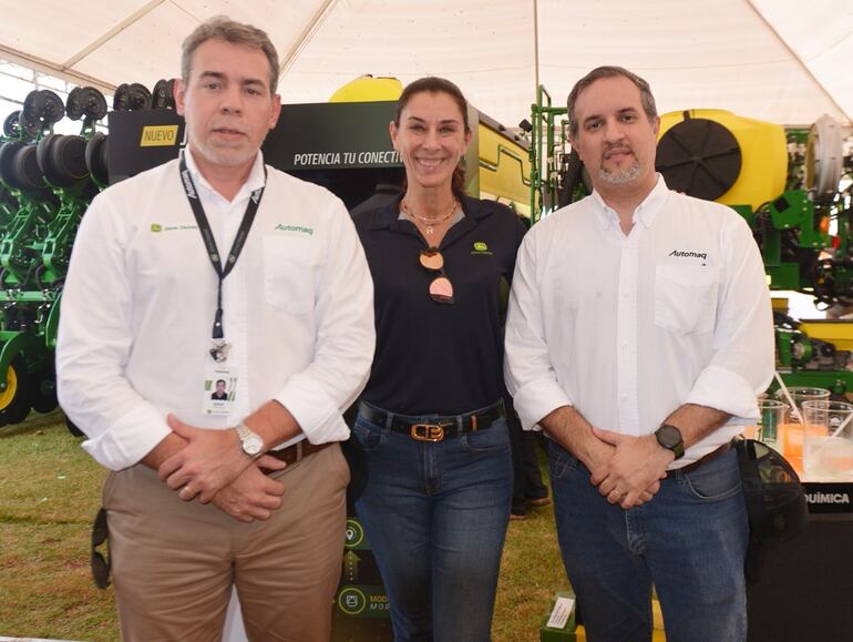 Sergio Vega,  Fabiana Franco y Jorge Villate.