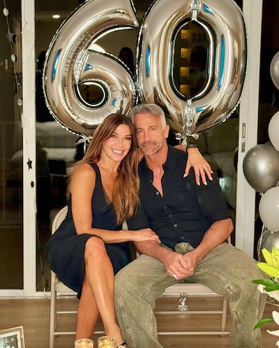 ¡Siempre enamorados! El cumpleañero Osvaldo Sabatini con su esposa Catherine Fulop.