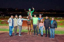 Ninja, del stud Don Gustavo, se impuso en una de las sueltas disputadas el domingo en el Jockey.