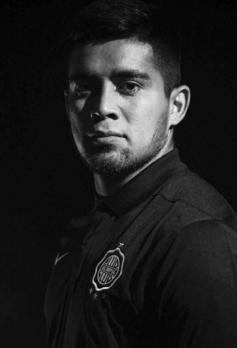 Hugo Javier Benítez, primer fichaje oficializado por Olimpia para la temporada 2024.