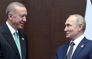El presidente turco Recep Tayyip Erdogan (i) y el mandatario ruso, Vladimir Putin (d). (archivo)