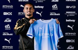 Iliman Cheikh Baroy Ndiaye, nuevo futbolista del Manchester City, el quinto club en su carrera después de Sheffield United, Hyde United, Olympique de Marsella y Everton.