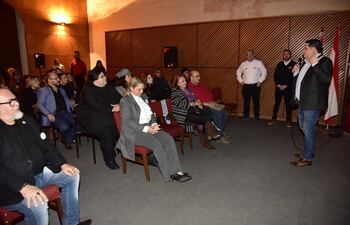 Sergio Cuquejo presentó el sábado los vídeos de algunas de las guaranias grabadas en Abbey Road, con un sistema de sonido envolvente.