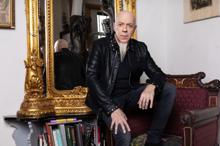 Jordan Rudess.
