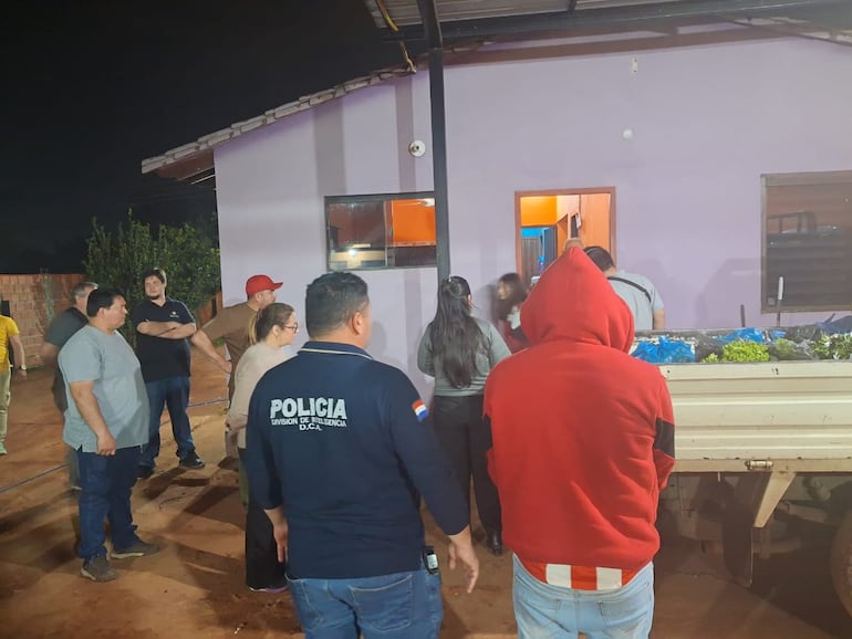 Dos hombres fueron detenidos como sospechosos del asalto al depósito de GICAL ayer, donde la DNIT deposita elementos decomisados.
