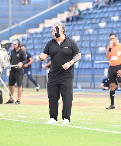 Robert Pereira Molina (03/05/1968), director técnico de Tacuary.