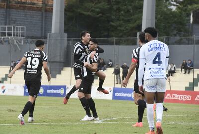 Libertad le ganó a Ameliano y sigue peleando