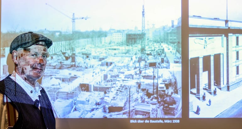 El presidente de la asociación Berliner Unterwelten, Dietmar Arnold, participa en una conferencia de prensa sobre el llamado “Gran Búnker” de la Nueva Cancillería del Reich, en Berlín, Alemania, el 11 de agosto de 2026.