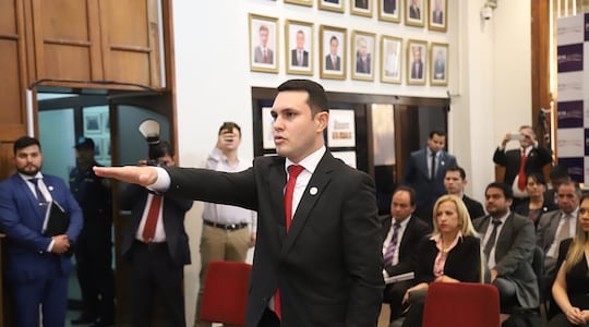 Juramento del senador Hernán Rivas ante el JEM.