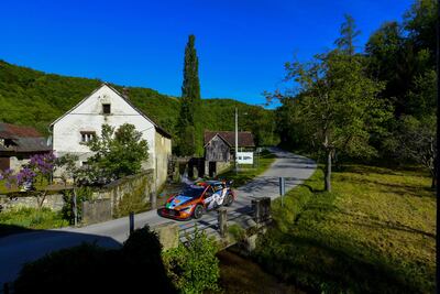 Thierry Neuville venía ganando la carrera, pero finalmente igualó con Elfyn Evans.