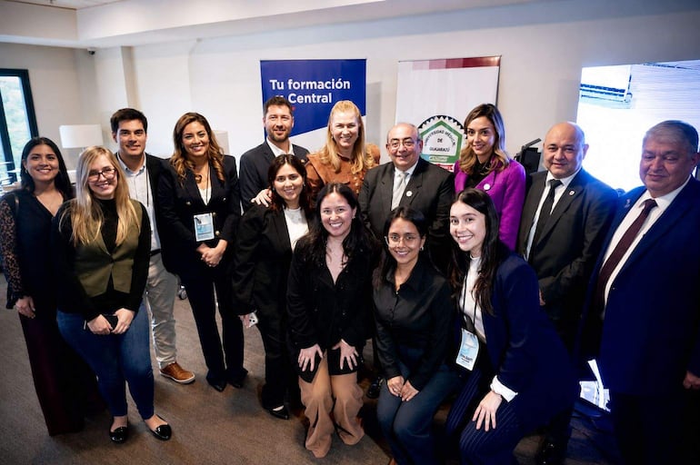 Participantes de la jornada científica “Tuberculosis, un problema mayor de salud pública”.