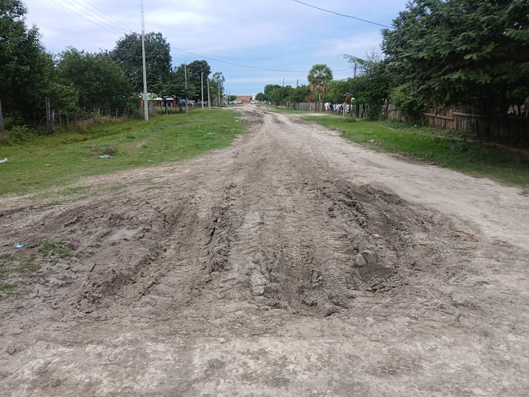 Calle destrozada en Bahìa Negra