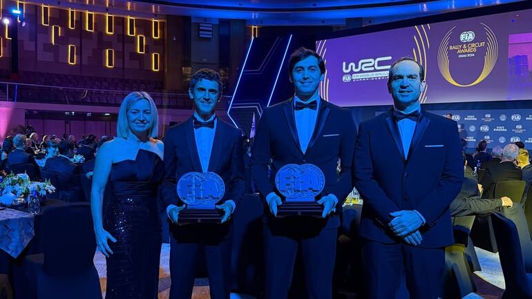 El piloto paraguayo Diego Domínguez Bejarano y el co-piloto español Rogelio Peñate fueron premiados por la FIA como campeones de la WRC3.