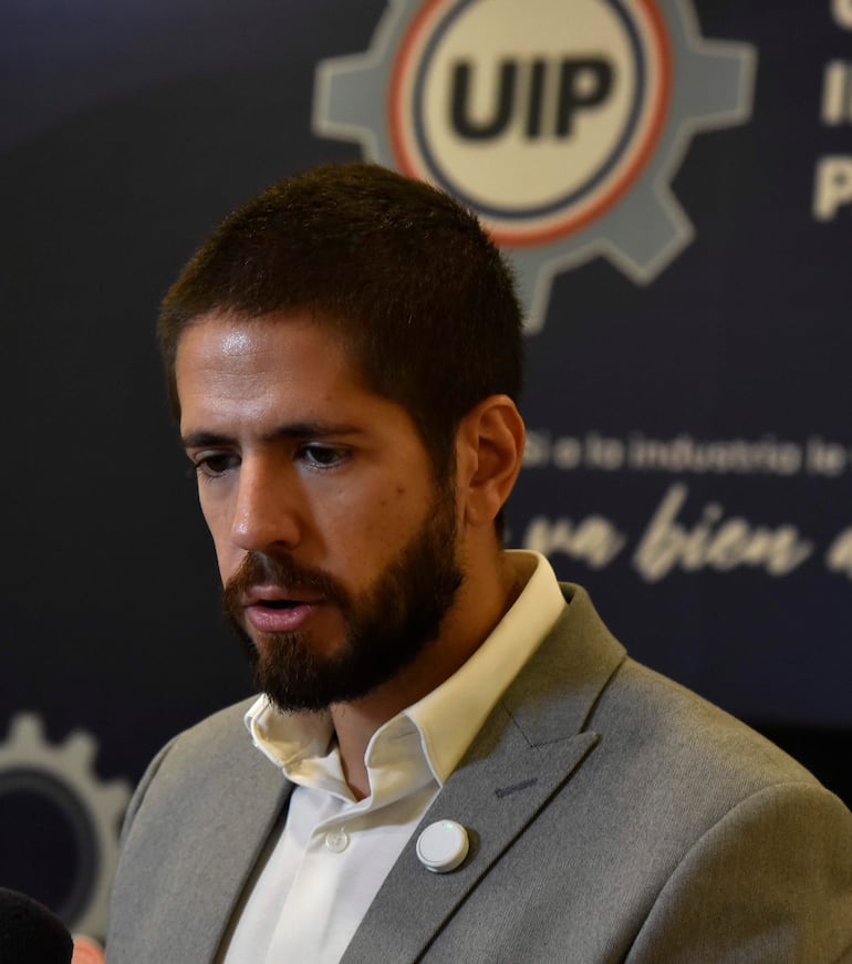 La uip y la camara de centros comerciales del paraguay unen esfuerzos para impulzar la industria nacional.