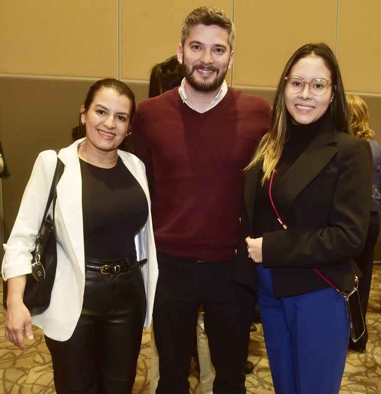 Mariela Núñez, Guillermo Ramalho y Adriana Ruiz.