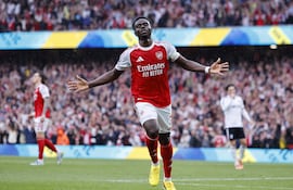 494
LONDRES (Reino Unido), 02/05/2026.- Bukayo Saka del Arsenal celebra el gol que puso el 2-0 en el partido de la Premier League inglesa entre el Arsenal FC y el Fulham FC, en Londres, Gran Bretaña, el 2 de mayo de 2026. (Reino Unido, Londres) EFE/EPA/TOLGA AKMEN
