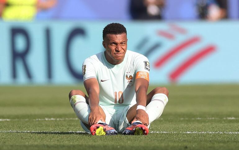 Kylian Mbappé #10 de Francia reacciona durante el partido de cuartos de final de la Copa Mundial de la FIFA 2026 entre Francia y Marruecos en el Boston Stadium, en Foxborough, Massachusetts.