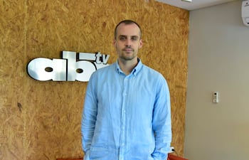 Foto de entrevista para espectáculos en la redacción del diario.