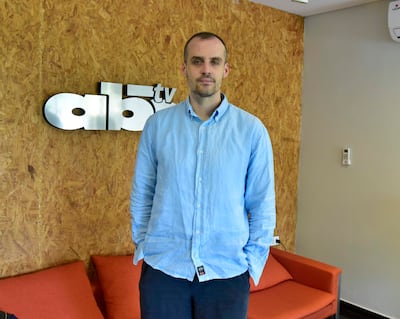 Foto de entrevista para espectáculos en la redacción del diario.