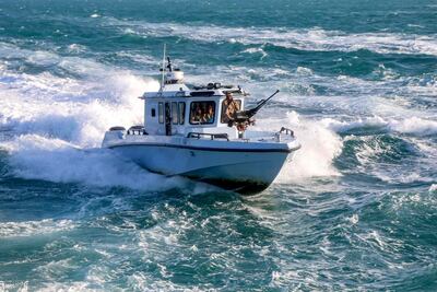 Miembros de la guardia costera de Yemen leal al gobierno internacionalmente reconocido patrullan el mar Rojo, el pasado 12 de diciembre.