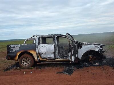 El vehículo fue incendiado en medio de un sojal en el distrito de Itakyry.