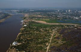 La situación es particularmente crítica en la ciudad de Asunción, donde el nivel del río es de apenas 0,01 m, lo que pone en riesgo el suministro de agua para la población. EFE