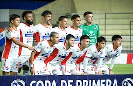 El equipo que presentó el entrenador de Nacional, Víctor Ceferino Bernay para enfrentar a Sportivo Trinidense en La Visera.