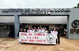 Médicos del IPS de todo el país, protestaron en los últimos días para exigir el cumplimiento de la ley de carga horaria.