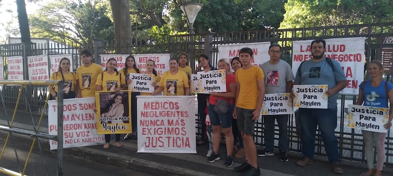 Piden justicia para Maylen Romero en el primer día de juicio oral contra el médico cirujano Miguel Ángel Cavallo.