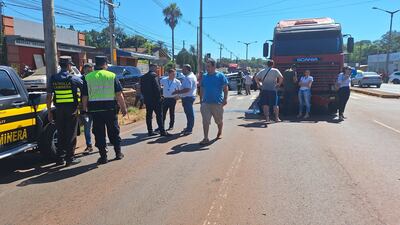 Camión se quedó sin frenos y provocó múltiple choque en Encarnación