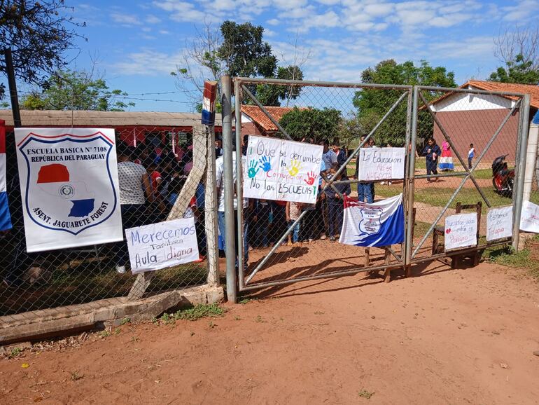 En medio de la precariedad, sin educación de calidad y ante autoridades indolentes, sigue la movilización