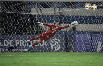 Víctor Samudio (37 años), portero de Sportivo Trinidense.