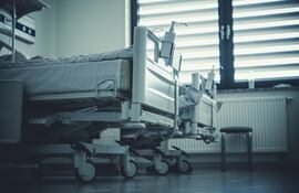 Camas de hospital en una sala de internación (foto ilustrativa).