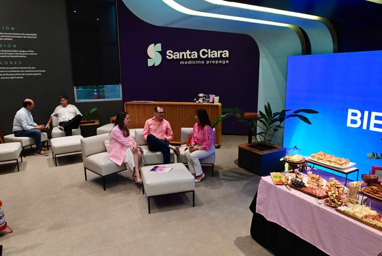 “October Rosé” se realizó como parte de la campaña anual de concienciación sobre el cáncer de mama.