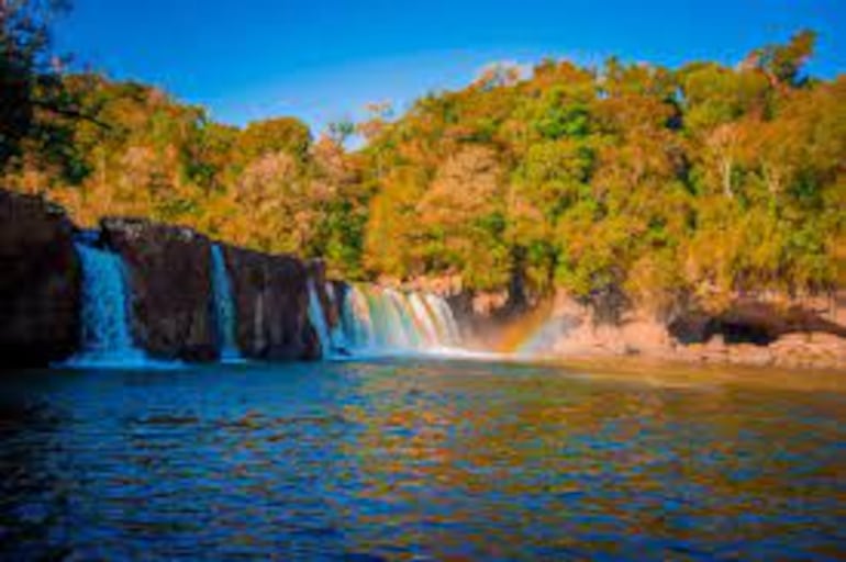 Saltos del Tembey, en el distrito de Yatyaty, uno de los sitios de atractivo natural ubicado en el parque municipal del mismo nombre, en el departamento de Itapúa.