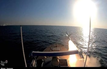 El Ejército iraní aseguró que destruirá "toda la infraestructura petrolera, económica y energética relacionada con Estados Unidos" en Oriente Medio si se produce una agresión contra sus propias instalaciones energéticas, después del ataque estadounidense contra la isla iraní de Kharg, corazón de la industria petrolera de la República Islámica. EFE/hossein/ Tasnim News