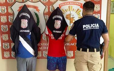 Los detenidos fueron trasladados por los intervientes a la sede del Departamento de Investigaciones.