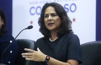 Ilya Espino de Marotta, ingeniera, asume la presidencia del Canal de Panamá.