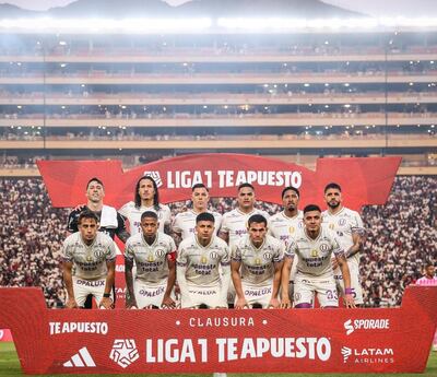 Formación del Universitario de Deportes, en la que aparecen el paraguayo Williams Riveros y el argentino Diego Churín, conocido en nuestro medio por su pasado en Cerro Porteño.