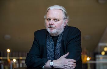 El escritor y dramaturgo noruego Jon Fosse fue anunciado hoy como el nuevo Premio Nobel de Literatural.
