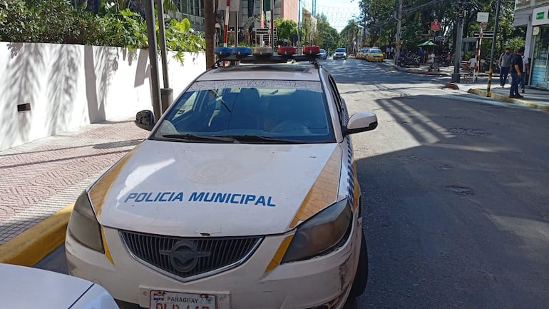 Patrullera de la PMT descompuesta. 