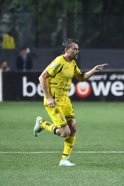 Momento en el que el presidente de Recoleta FC, Luis Antonio Vidal Velázquez, hacía su aparición en el terreno de juego para convertirse en el jugador más longevo en disputar un partido en la Primera División de nuestro fútbol.