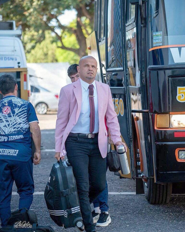 Francisco Argüello renunció a la dirección técnica de Pastoreo FC, que se encuentra en la zona de descenso.