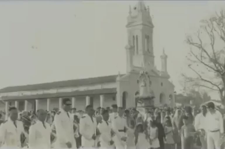 Primera misa nativa en junio de 1964, en la ciudad de Itauguá.