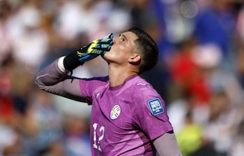 El arquero de la Selección Nacional, Orlando Gill, fue declarado hijo Dilecto por la Junta Muncipal de San Lorenzo.