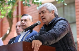 El ministro del Interior de Paraguay, Enrique Riera, defendió los ascensos policiales.